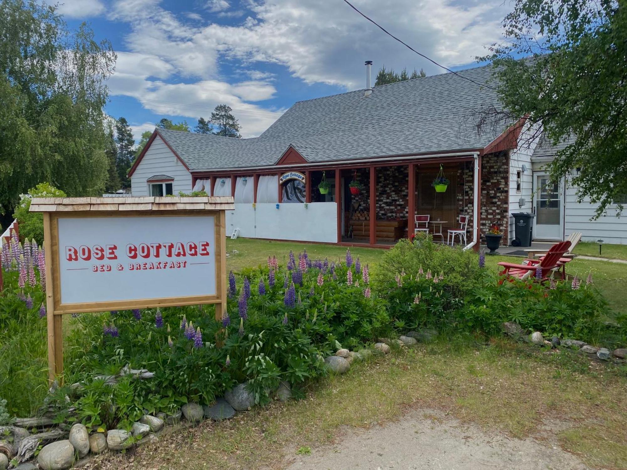 Rose Cottage Bed & Breakfast Valemount Exterior foto