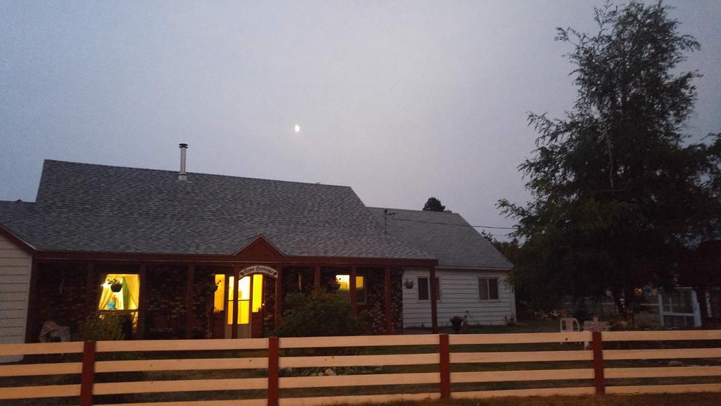 Rose Cottage Bed & Breakfast Valemount Exterior foto
